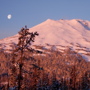 Alpenglow-moon.jpg