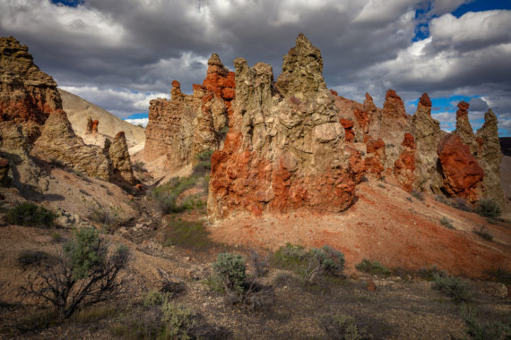 Owyhee-River-Canyon-Formations_SeanBagshaw-1-570x380.jpg